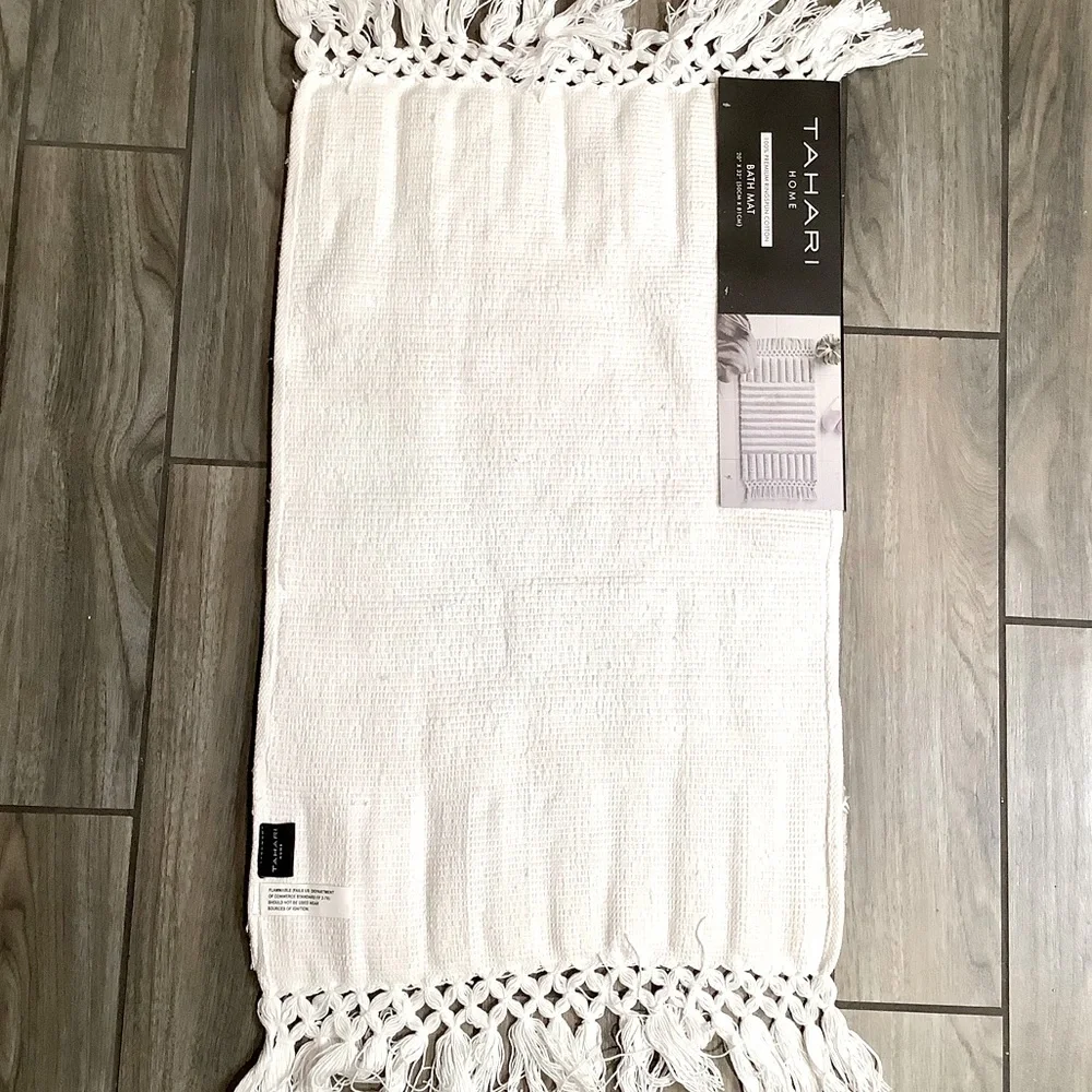 Tahari Cotton Bath Mat With Tassels